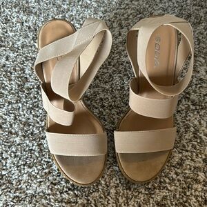 Size 8 neutral colored heels
